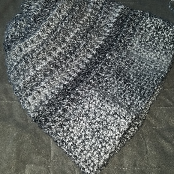 Handmade beanie - Picture 3 of 6